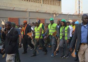 Enthusiastic cum patriotic Liberians celebrate a successful massive clean-up in MonroviaExecutive Mansion Photo