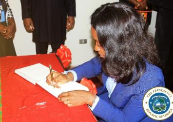 First Lady Clar M. Weah Signs Book of Condolence for the Fallen Former UNSGEXECUTIVE MANSION