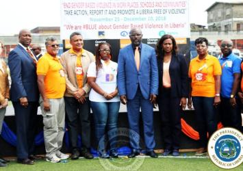 President Weah and First Lady Clar Weah pose with Gender Minister and other partners  at the Launch of the 16 Days of Activism at the ATSEXECUTIVE MANSION