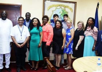 President Weah and other government officials pose with visiting US DoctorsExecutive Mansion Photo