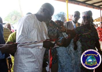 President Weah cuts ribbon dedicating the newly renovated King Gray MarketEXECUTIVE MANSION