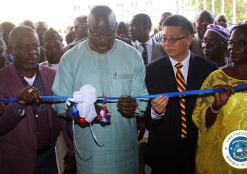 President Weah cutting the ribbon dedicating the Capitol Building Annexes constructed by the Chinese GovernmentEXECUTIVE MANSION