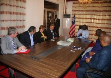 President Weah in a meeting with officials of LA CHAINE DE_ L’ESPOIRExecutive Mansion